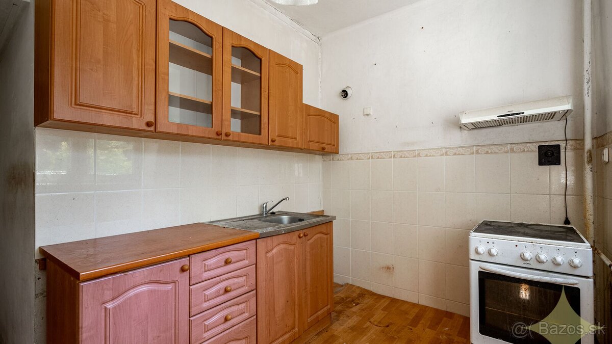 Exkluzívne na predaj 4izbový byt o výmere 87m2 v pôvodnom st