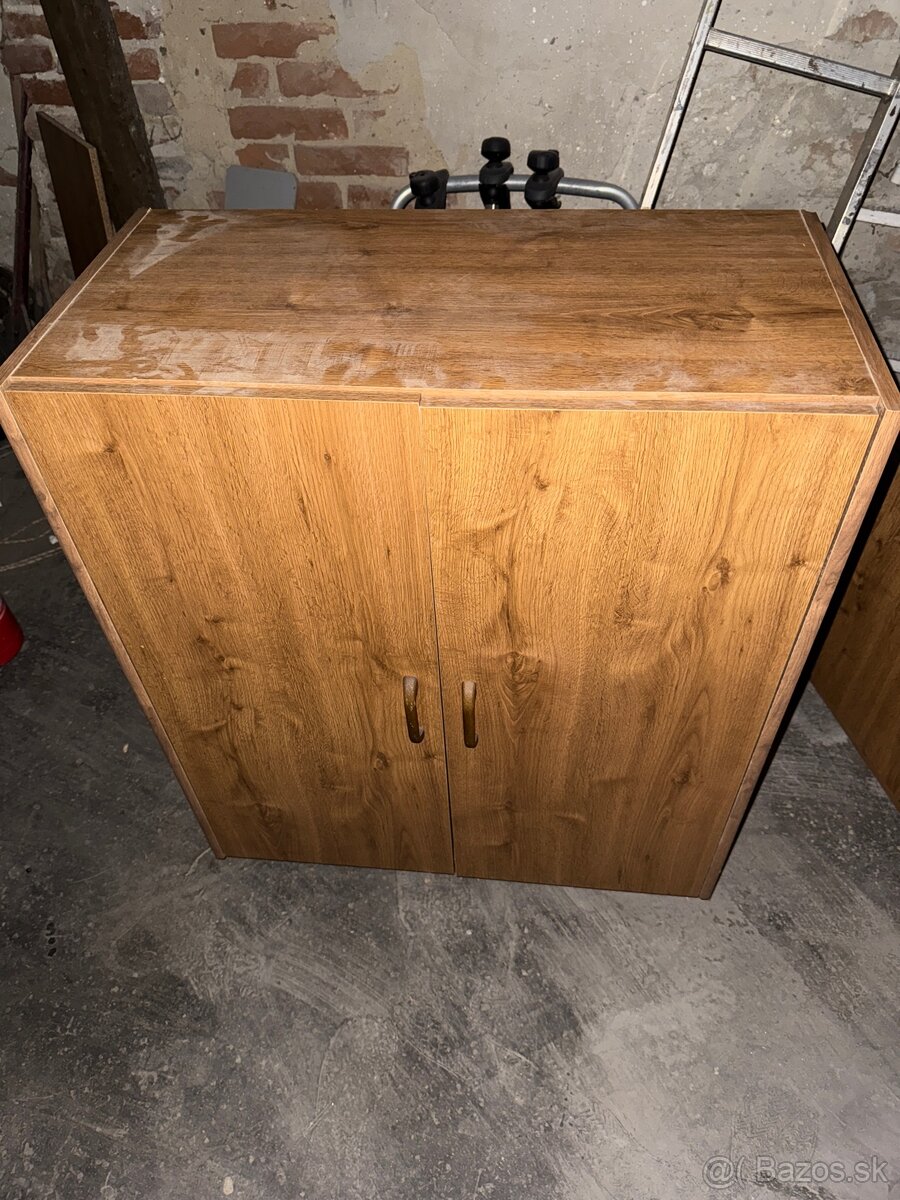 Staré opoužívané skrine za lacno