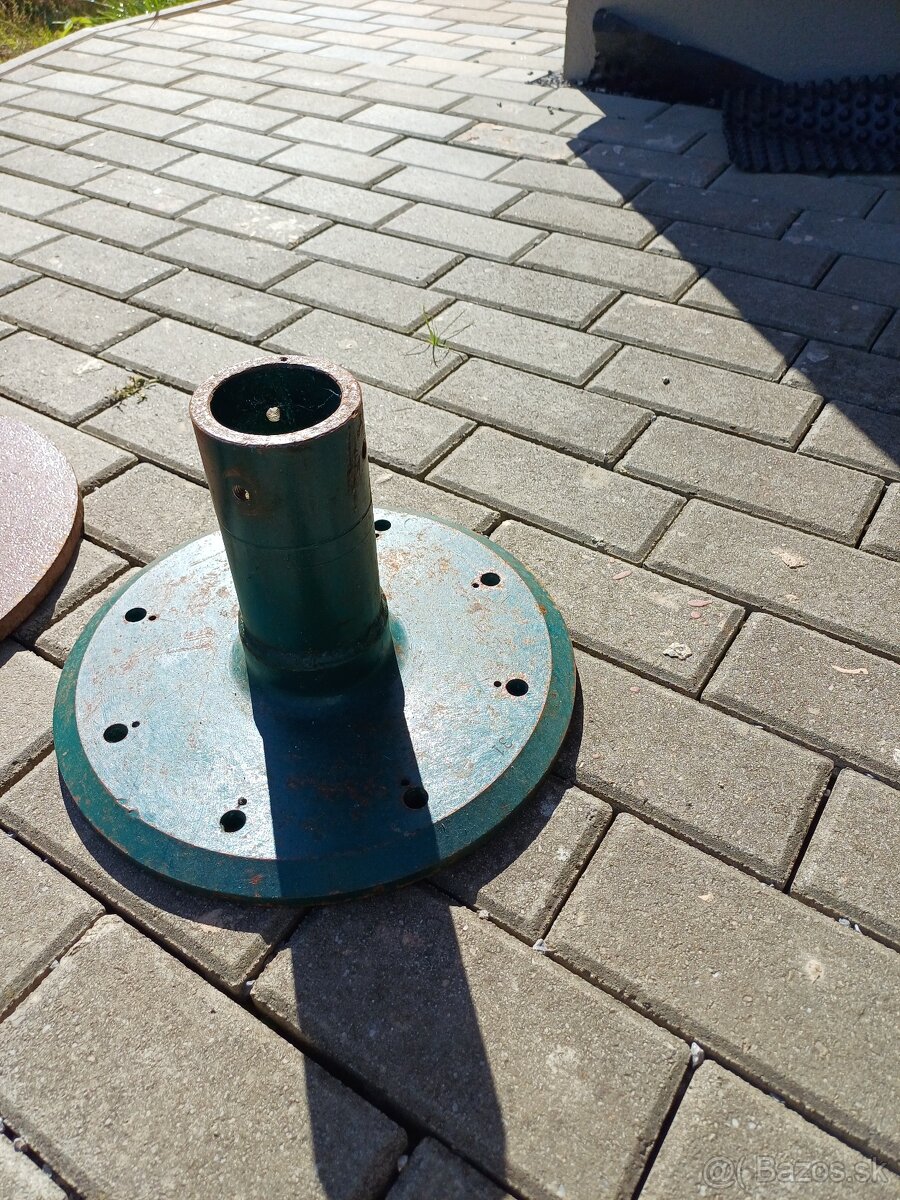 Stojan na vianočný stromček - kovový