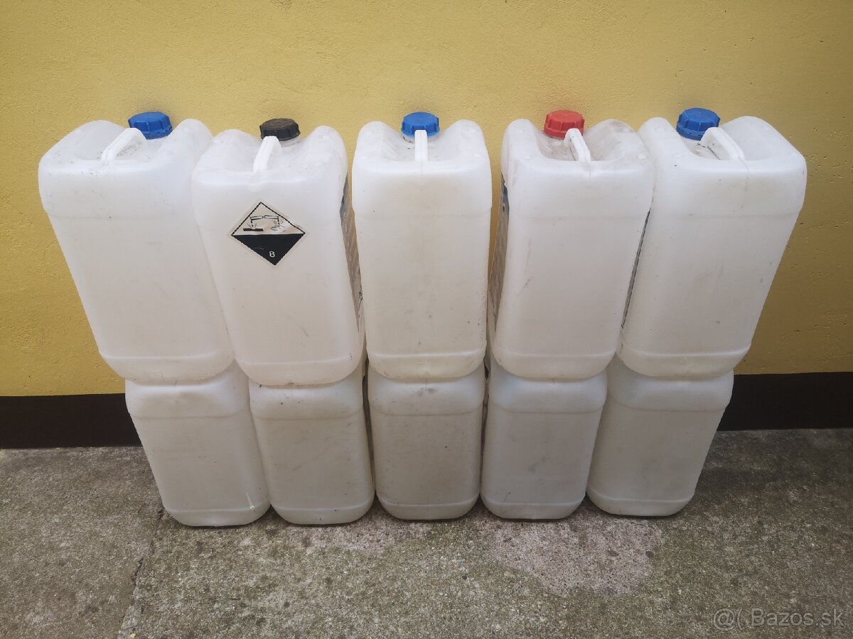 Predám bandasky kanister 25-30Litrove su z PHM(nafta)