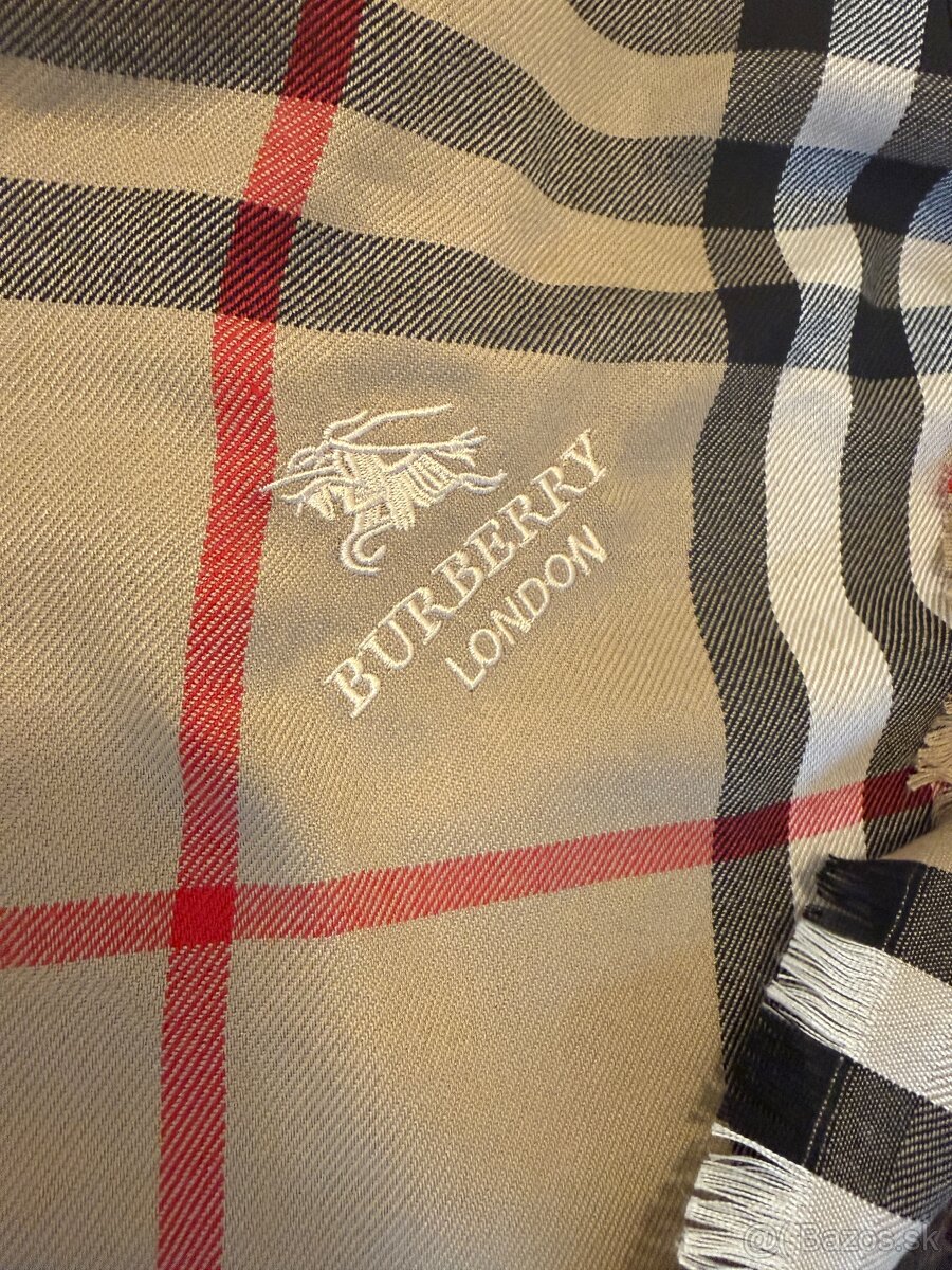 Burberry šál
