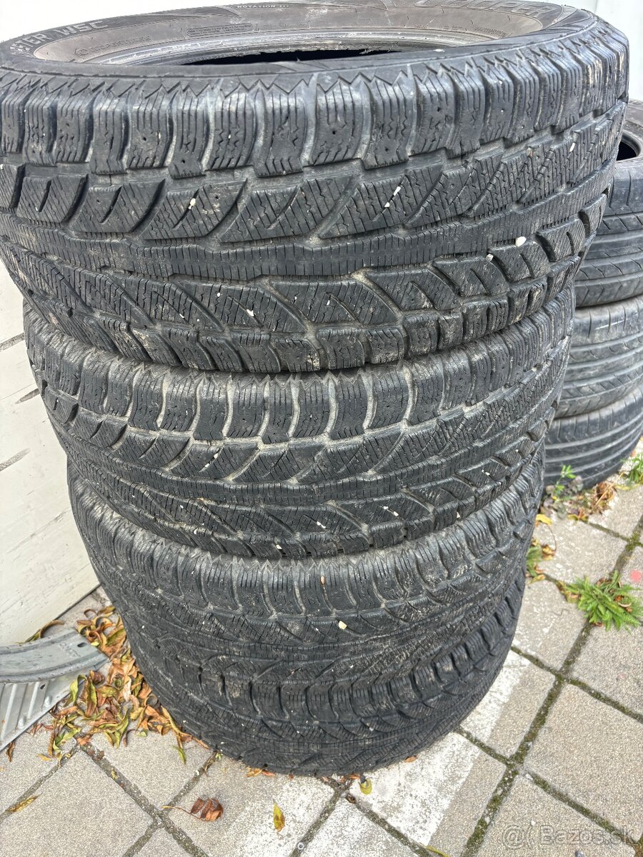 265/60 r 18 v