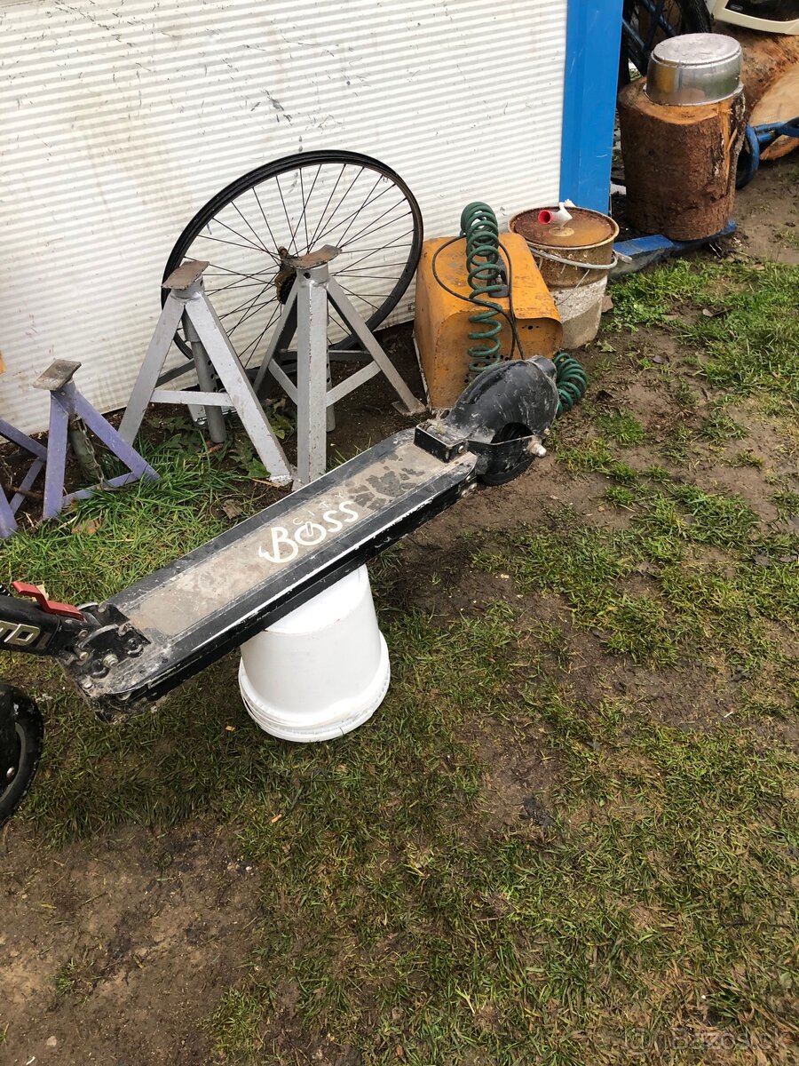 El kolobežka.city boss rx5l