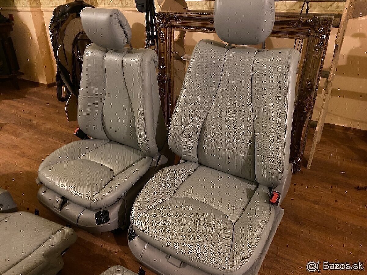 Koženy interier Mercedes W220