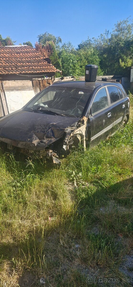 Peugeot 607 a Kia rio