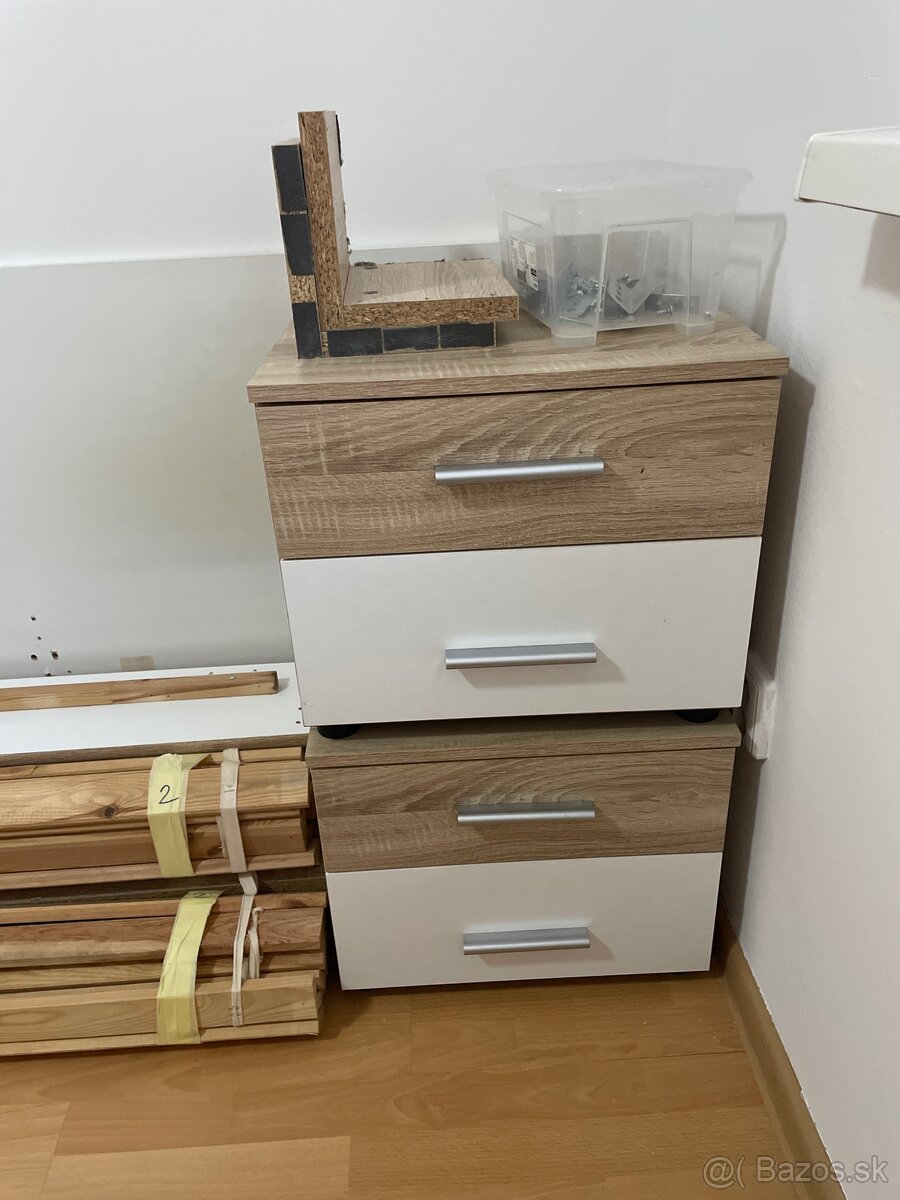 Rám postele 160x200 + drevený rost + nočné stolíky