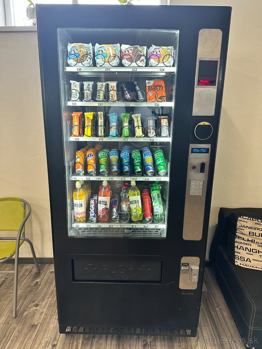 Predám predajný automat Vendo Sanden G-Snack 8