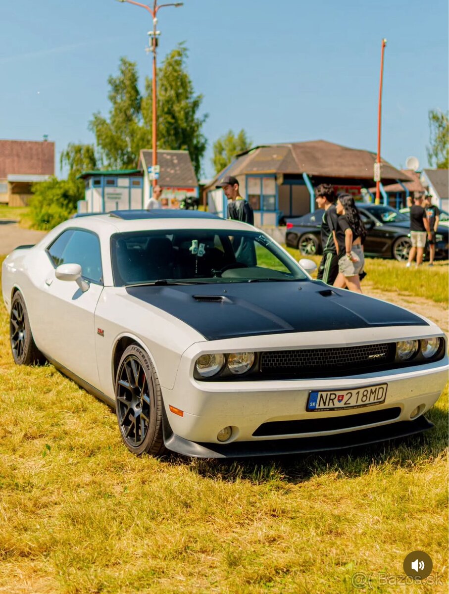 Dodge Challenger SRT8 6.4hemi 351kw