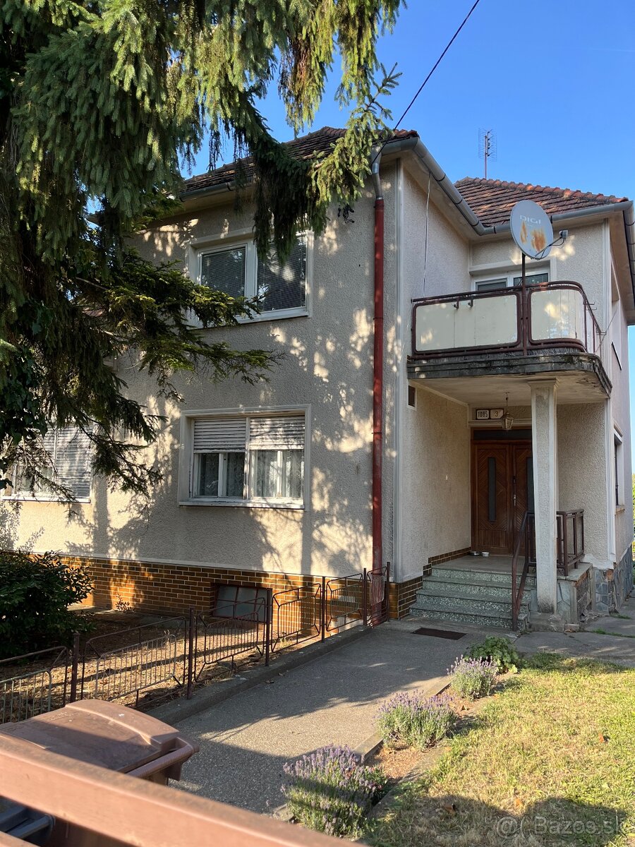 V Štúrove na predaj 5 izbový RD