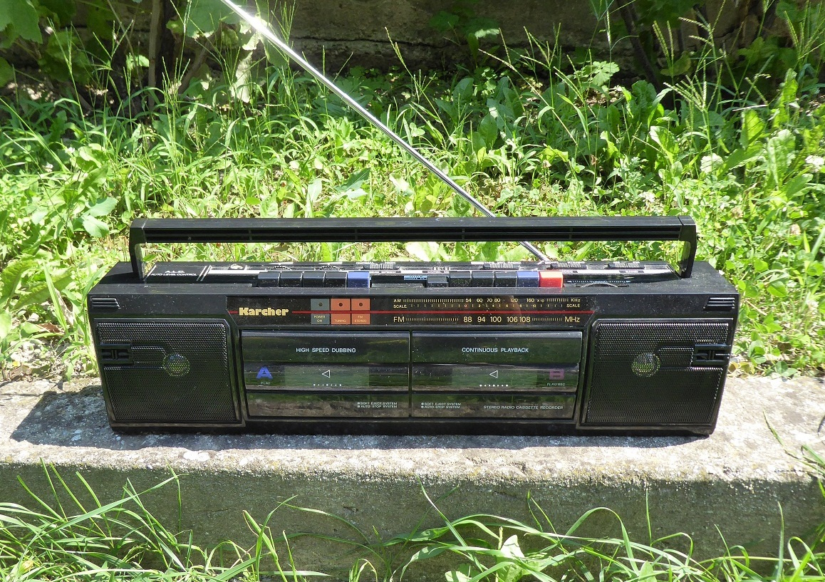 Predám rádiokazeťák Karcher.