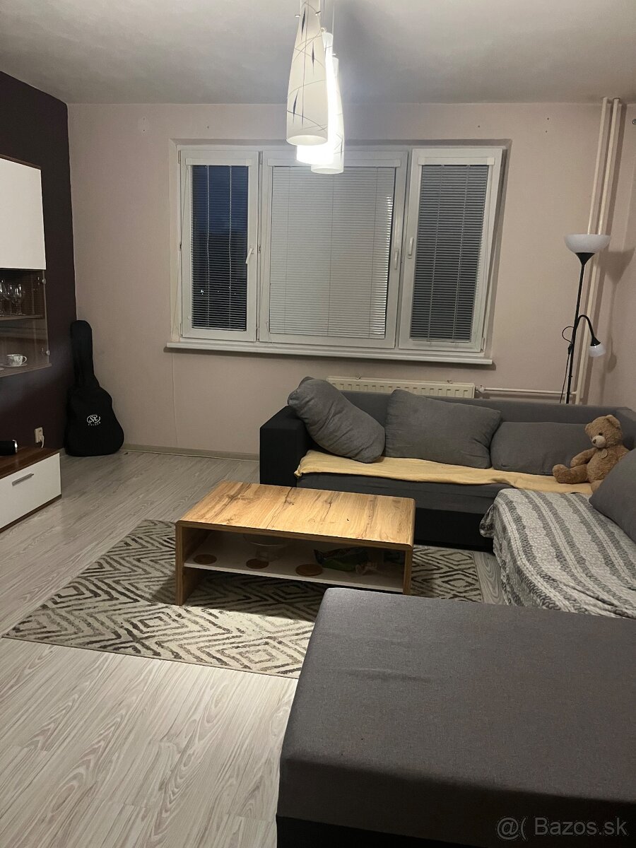 Prenájom 3 izbový byt Žiar nad Hronom, Hviezdoslavova ul.