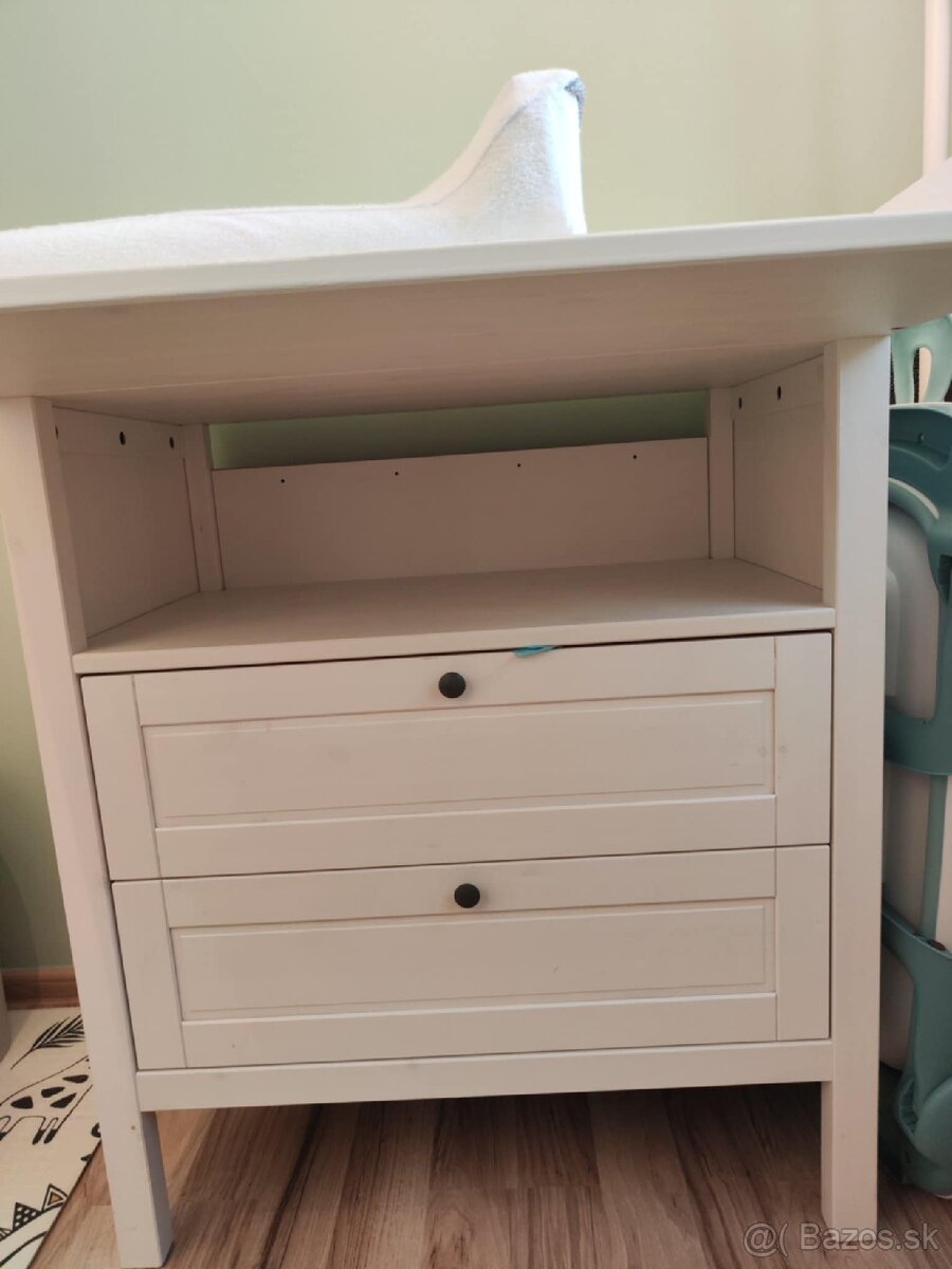 Prebaľovaci pult IKEA Sundvik + podložka