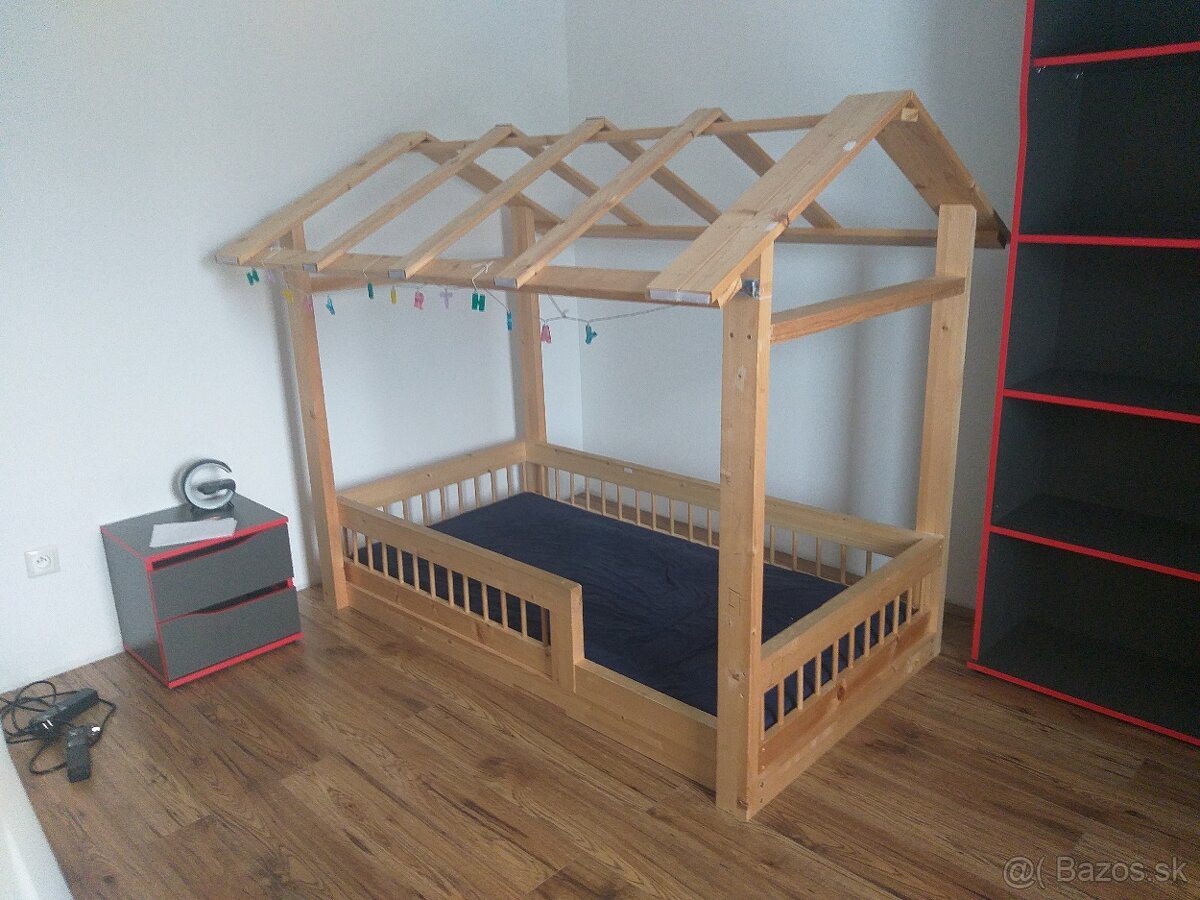 Detská postielka, domčeková postiela