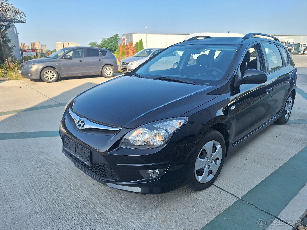 HYUNDAI I30 1,6 CRDI ROK 2012