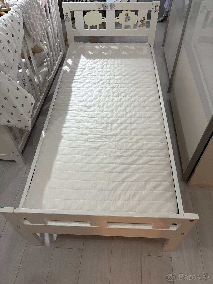 Detska postel IKEA Kritter s rostom a s matracom