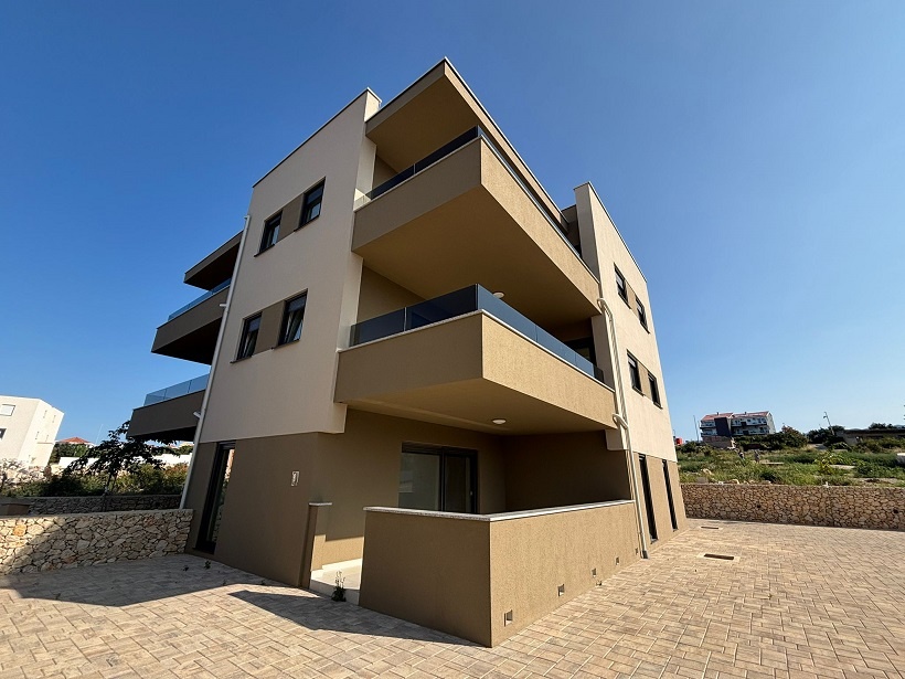 3-izbový apartmán v novostavbe s výhľadom na more,Chorvátsko