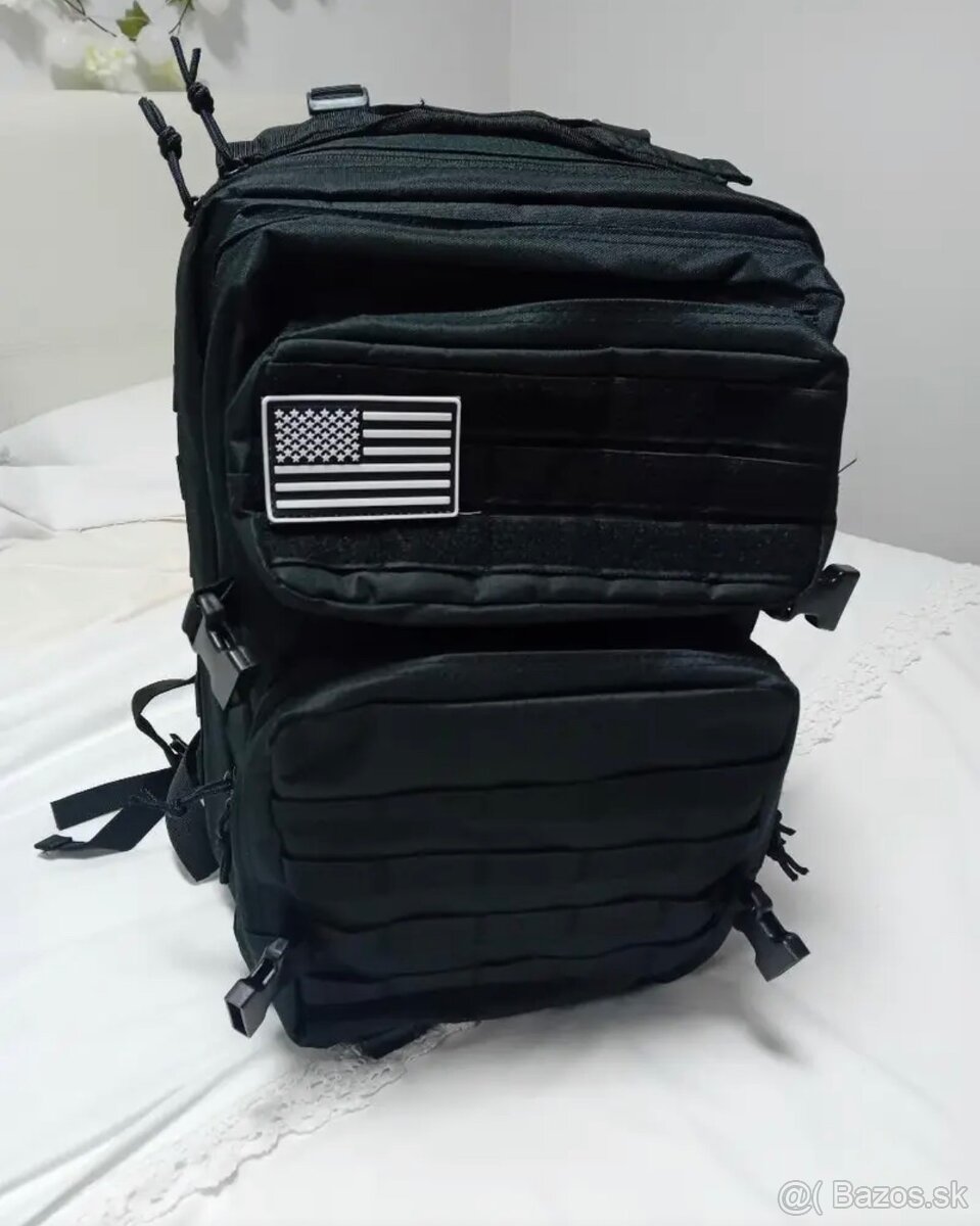 Čierny taktický ruksak