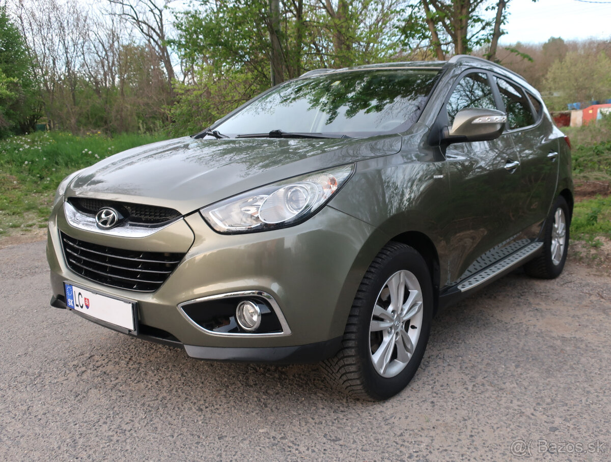 Predám Hyundai ix35 Premium, AUTOMAT, 4x4, ťažné -TOP PONUKA
