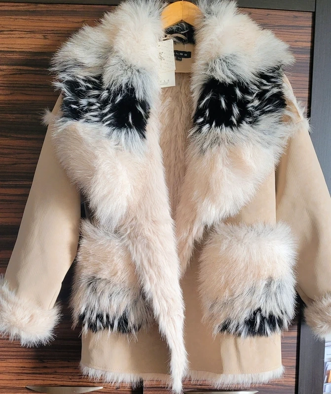 Damska bezova bunda, nova s visackou, vel. uni