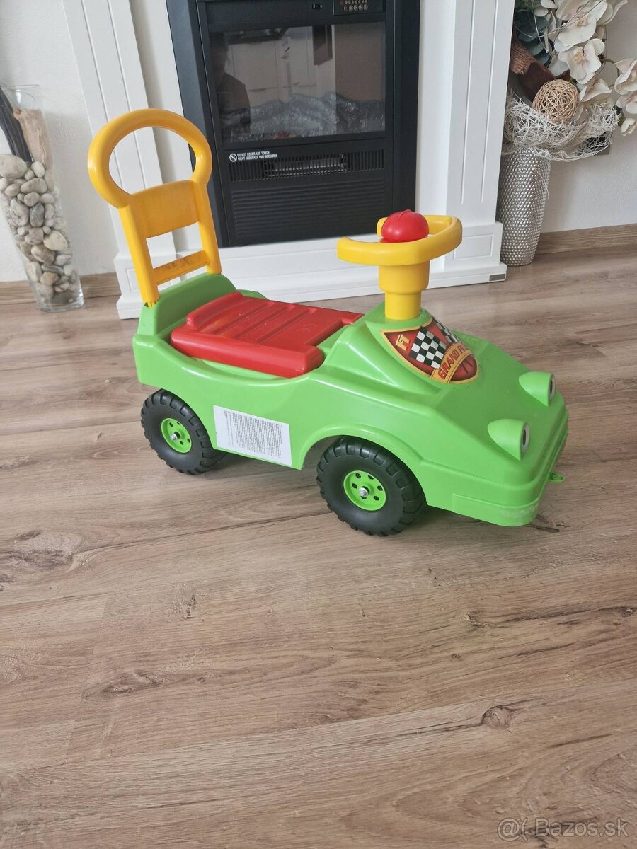 Odrážadlo autíčko