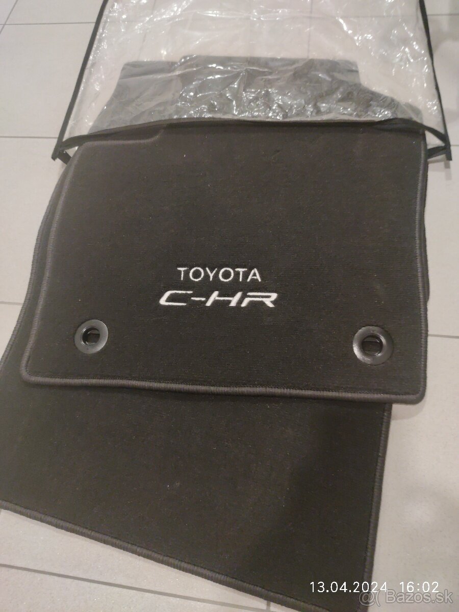 Toyota C-HR autokoberce