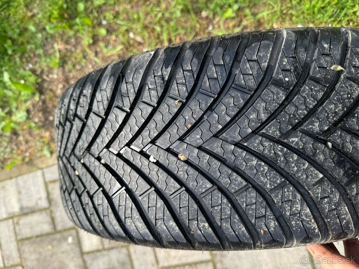 R18 225/45