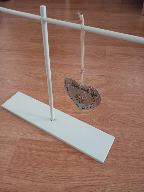 Oceľový stojan ikea, na závesné dekorácie 30x60 cm