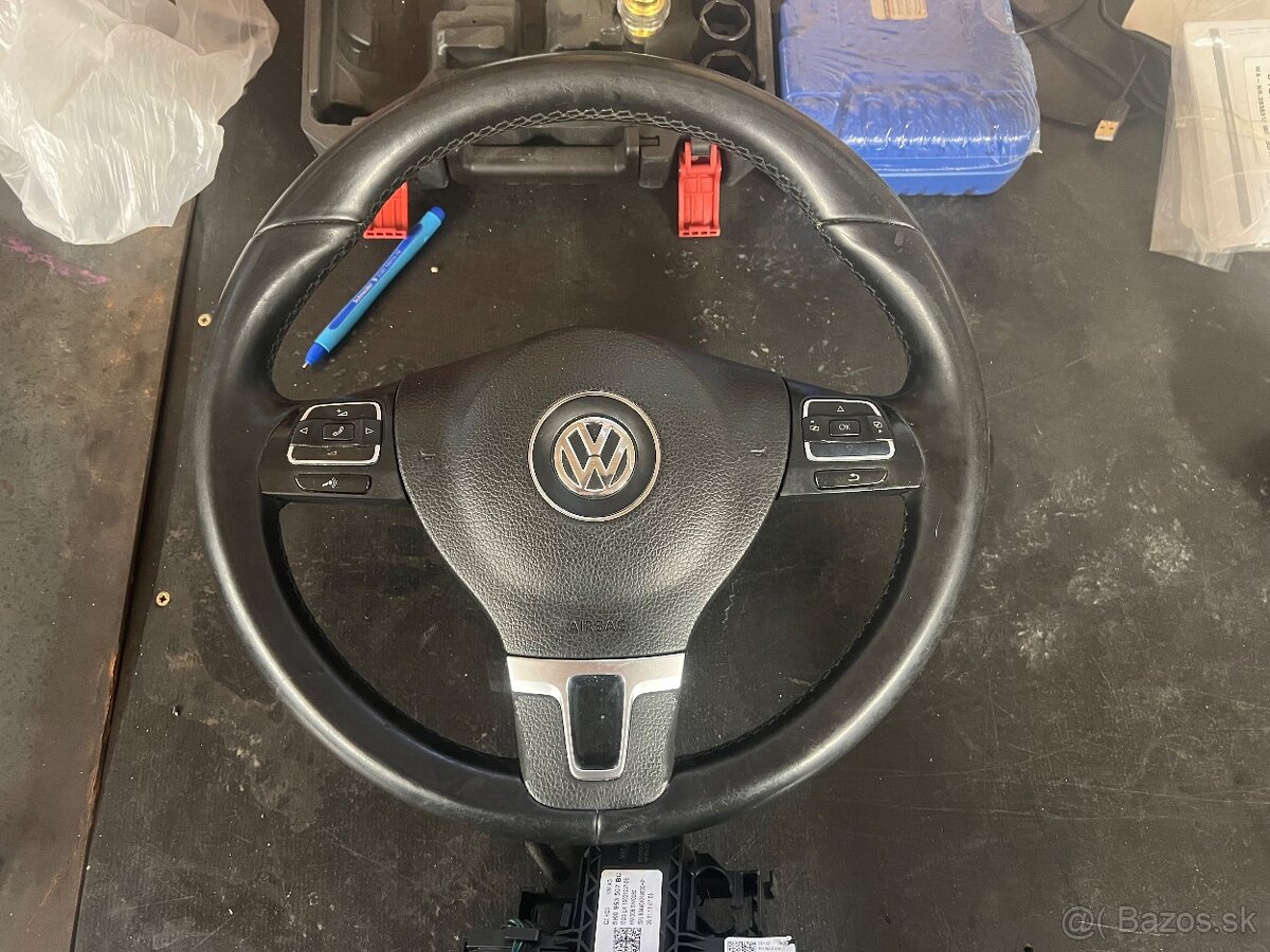 Predám multifunkčný volant do VW Golf 6