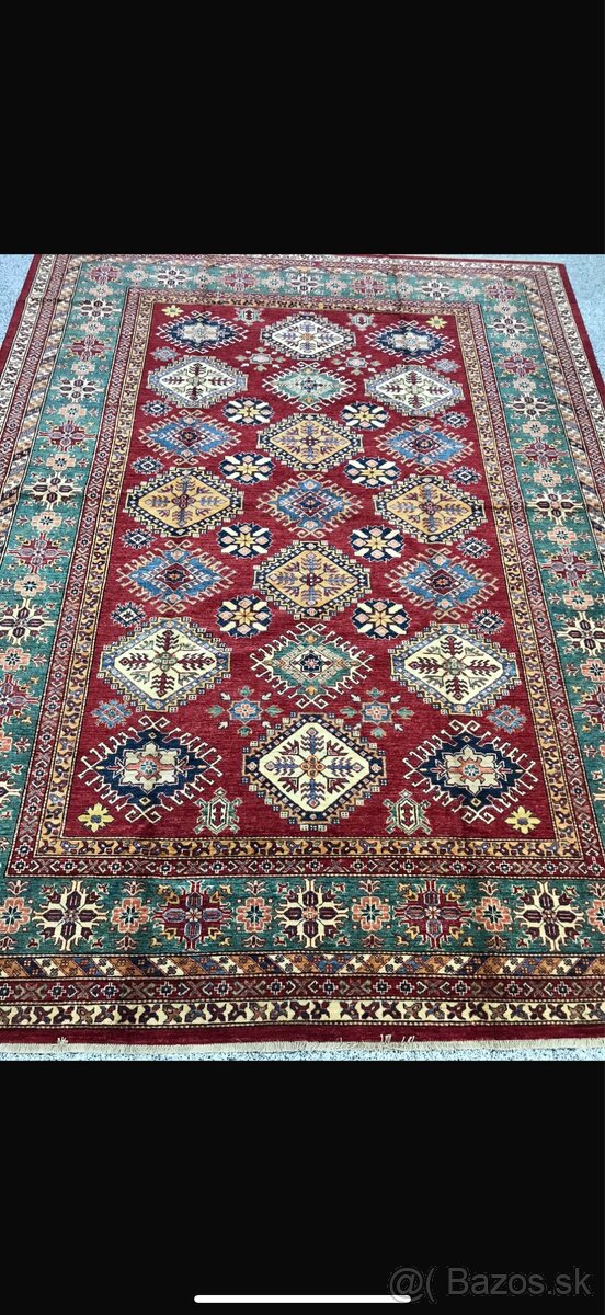 Ručne vyrobený perzký koberec “Kazak Gul”