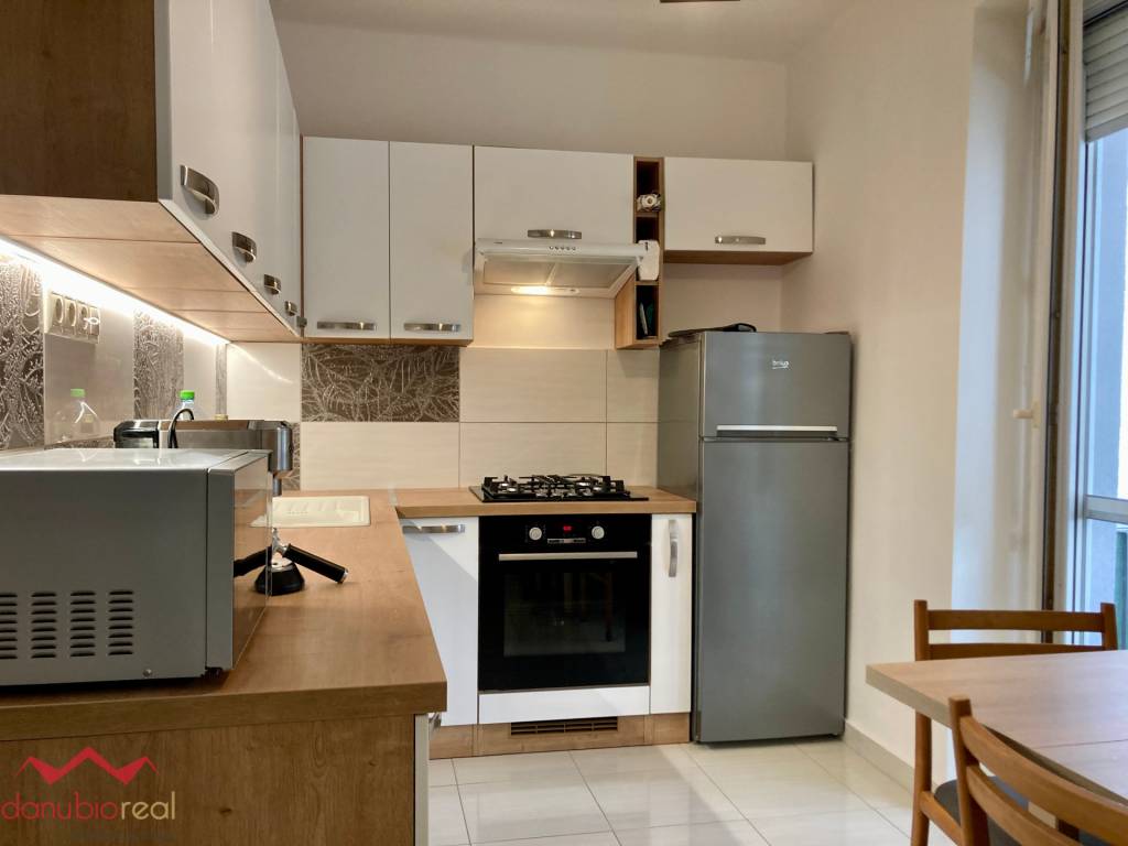 Kompletne prerobený 2-izbový byt s balkónom, Komárno