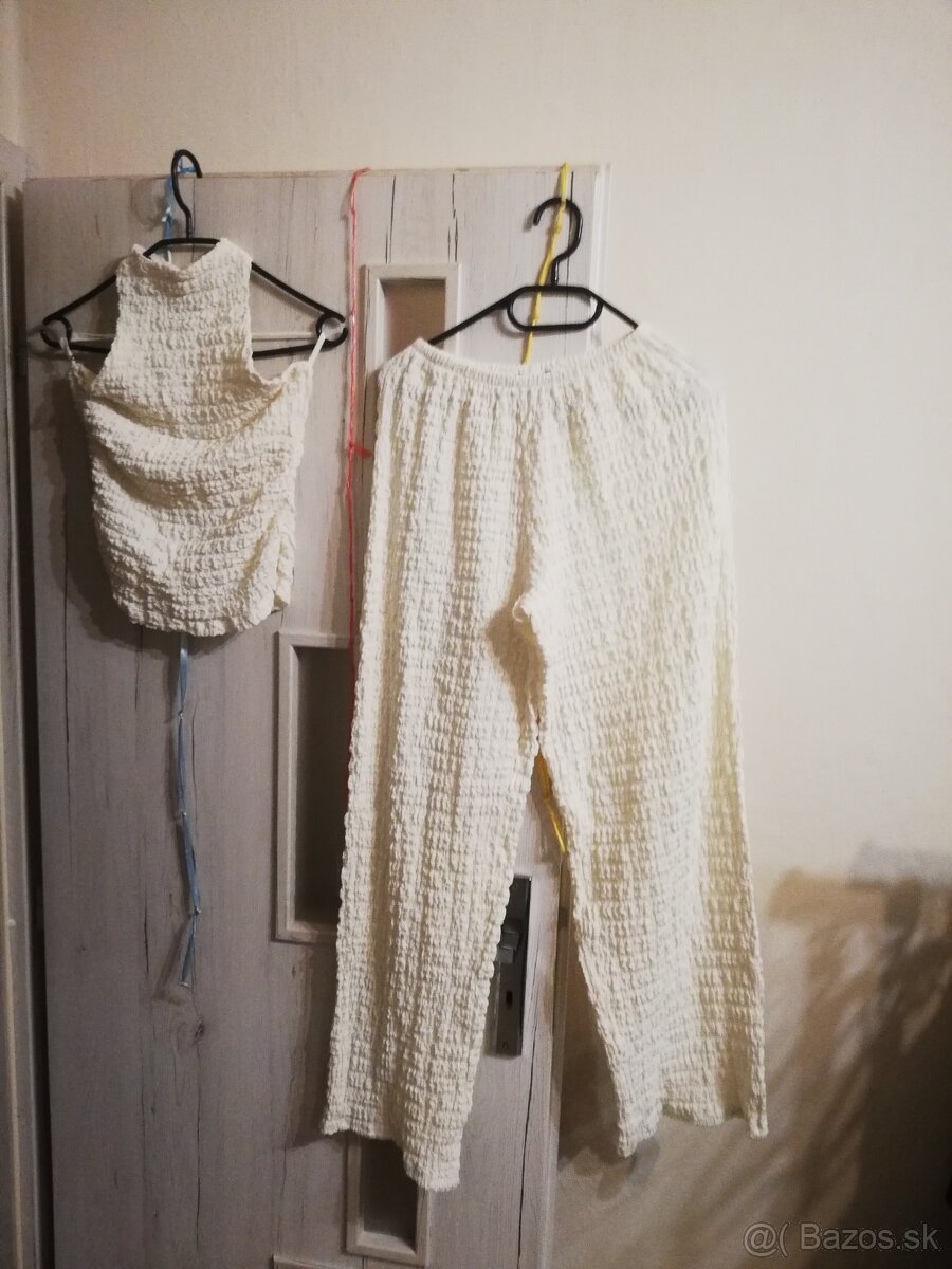 Komplet extravagantný