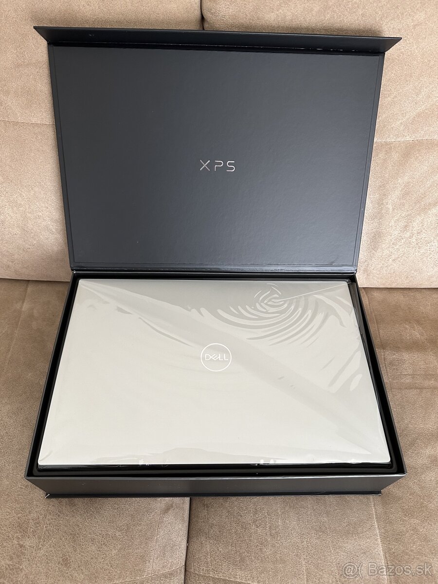 Dell XPS 17 (9720) Silver