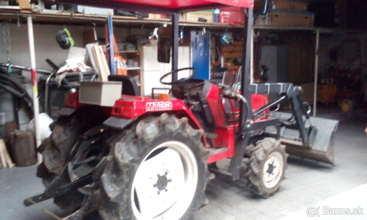 Malotraktor Mitsubishi MT 23 s nakladačem