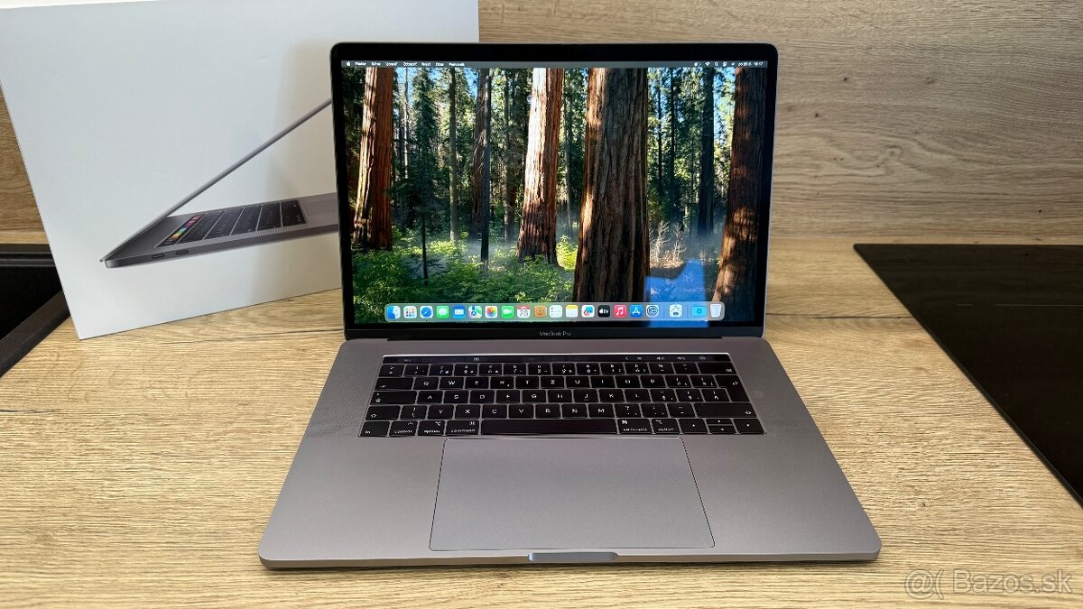 Apple MacBook Pro 15" Retina Touch Bar 2019