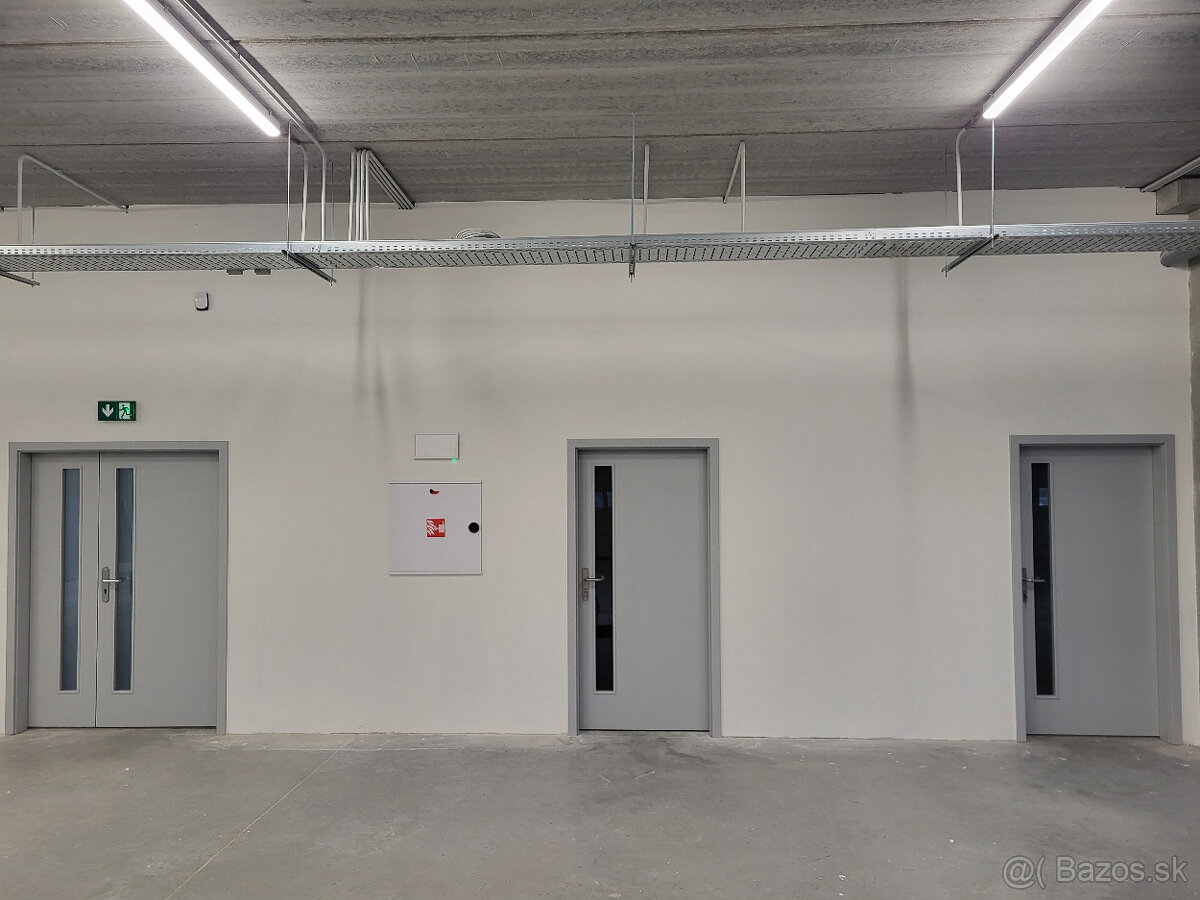 Robím montáž dverí, obložkových zárubní a príslušenstva
