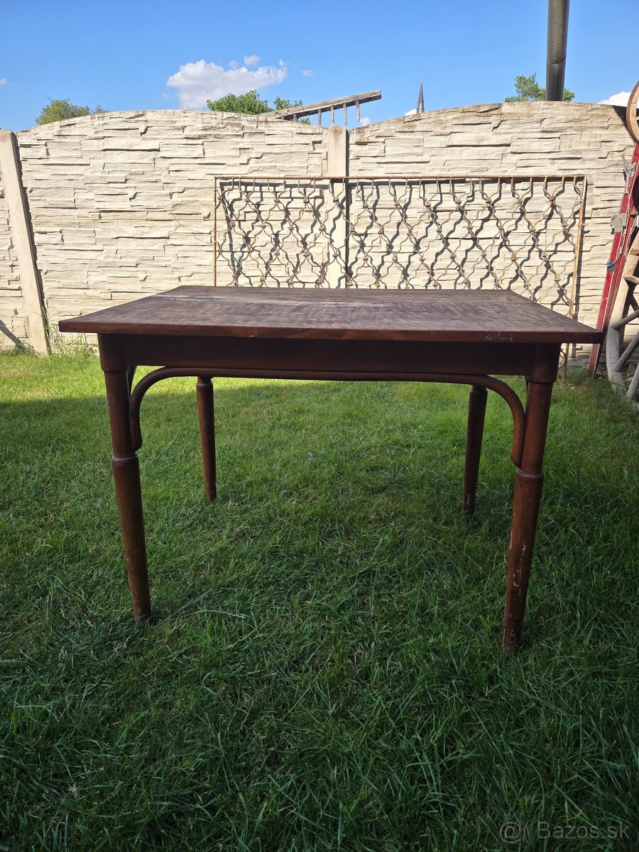 Thonet kuchynský stôl