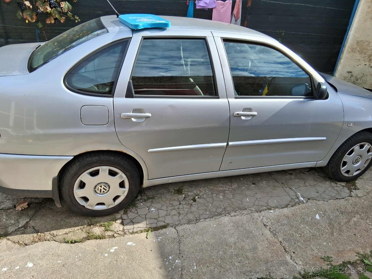 predam VW polo classic 1,4 (16V) r.v.2001 REZERVOVANE