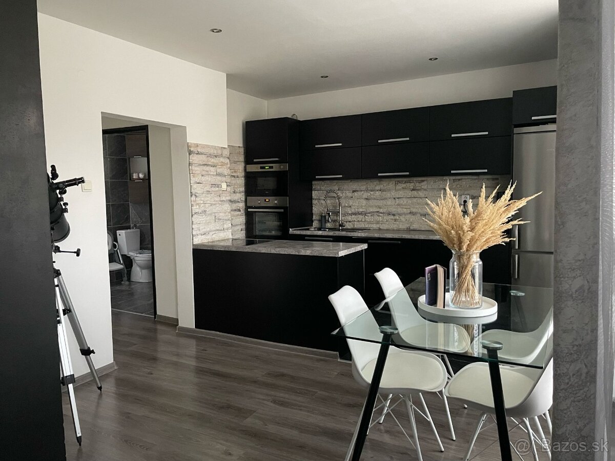 VÝHODNE Rodinný dom po rekonštrukcii Stránske Zilina