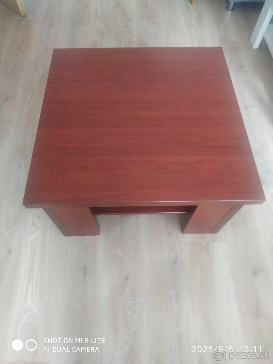 Konferenčný stolík 80cm x 80cm