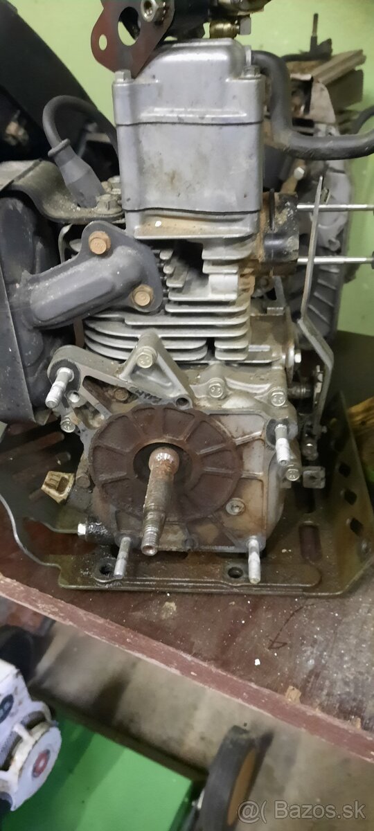 Motor y nanahradne diely