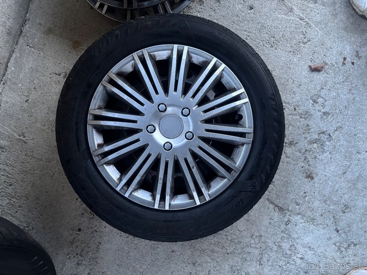 Oceľové disky 4x100, R15 + zimne pneu + puklice
