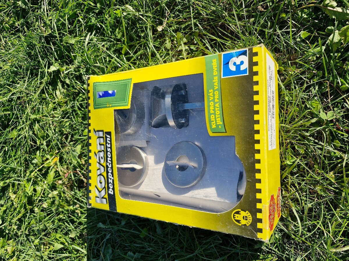 Bezpecnostne kovanie na vchodove dvere