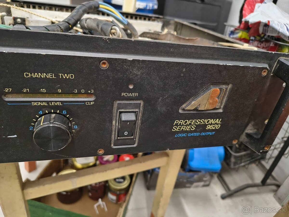 Nefunkčný zosilňovač AB professional 9620