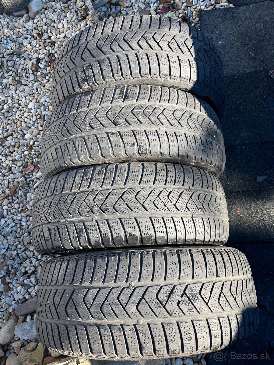 225/45 R18 zimna sada Pirelli