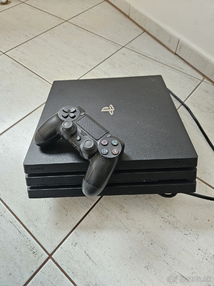 Playstation 4 Pro 1TB + ovladac + kable