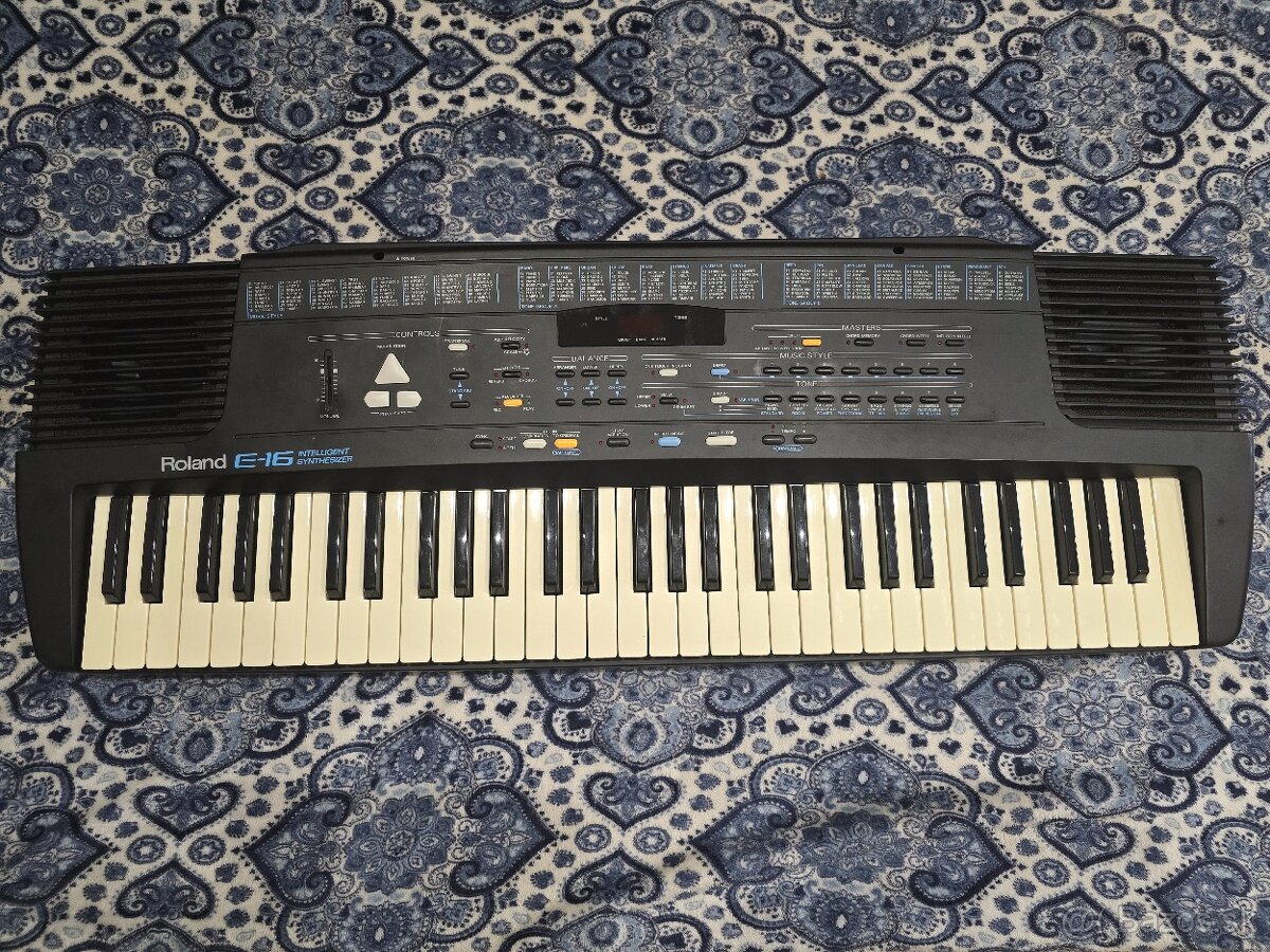 Roland E16