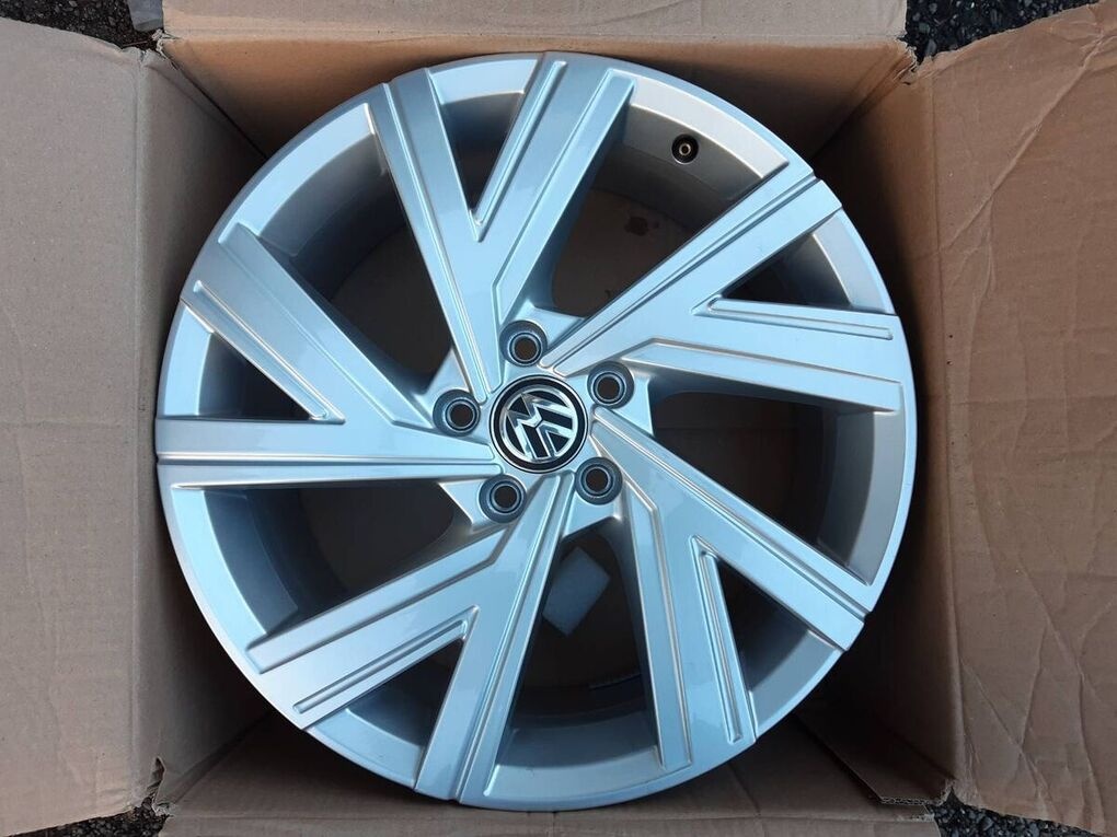 Nové Alu disky Volkswagen Golf 8 R18 ET51 Bergamo