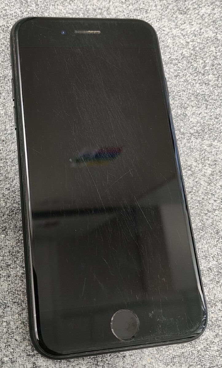 iPhone 7 - 32gb - cely doskriabany