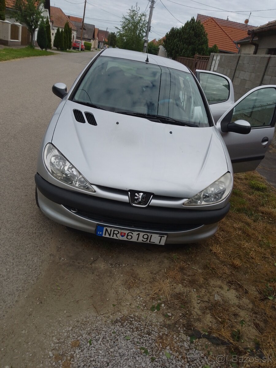 206 benzín