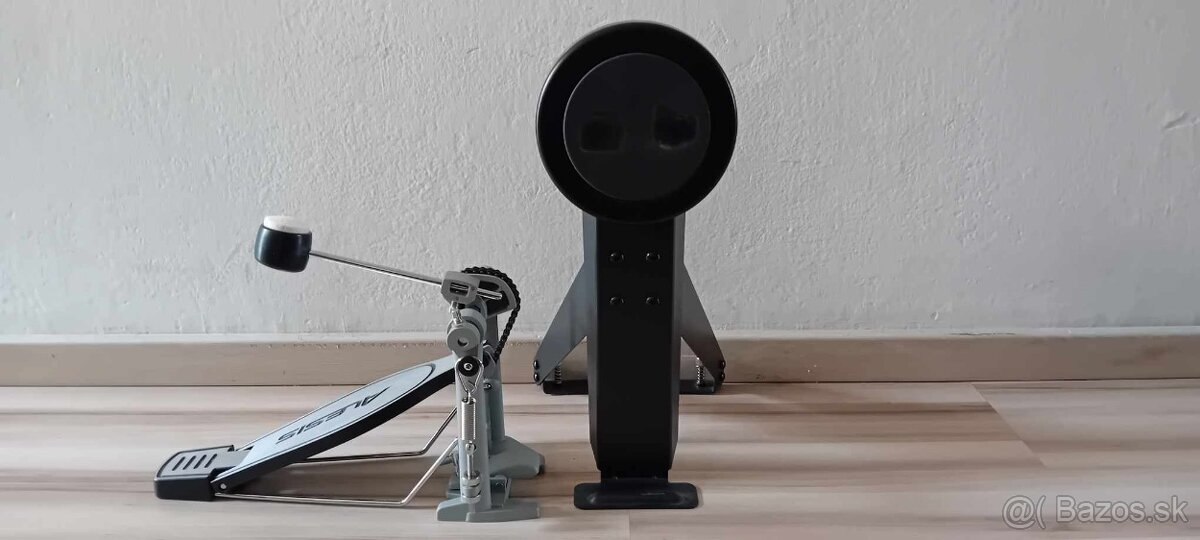 Predám nepoužitý kopák + použitý elektronický basový bubon